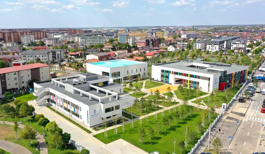 Apartament cu 2 camere semidecomandat în Roșu