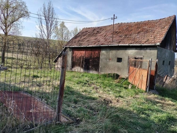 Casă cu 3 camere în Florești