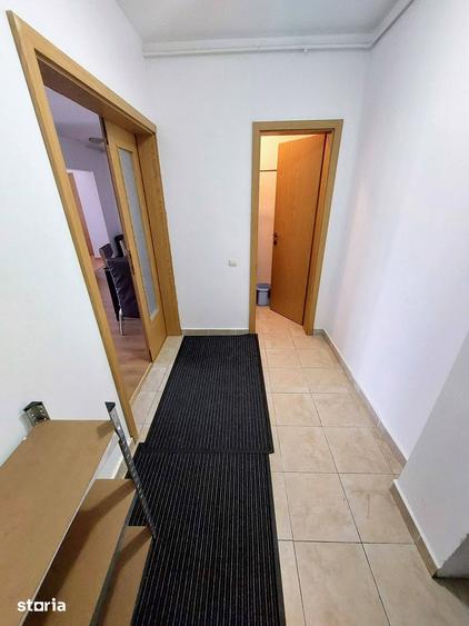 Apartament cu 4 camere semidecomandat în Central