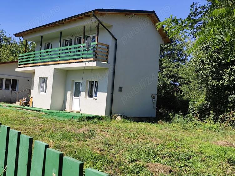Casă cu 6 camere cu Teren 335 Mp în Breaza
