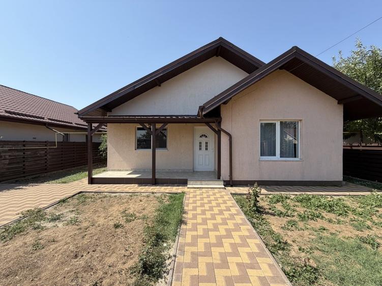 Casă individuală cu 3 camere cu Teren 400 Mp în Domnești