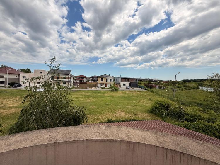 Casă individuală cu 5 camere cu Teren 1000 Mp în Corbeanca
