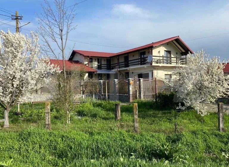 Duplex cu 10 camere cu Garaj în Cioranii de Jos