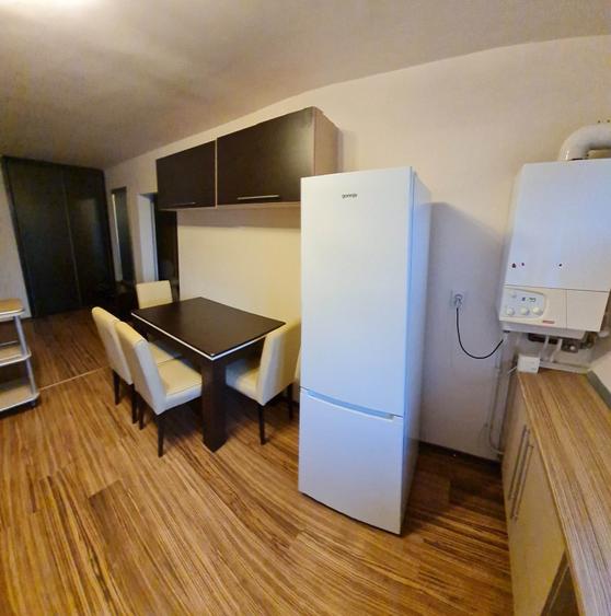 Inchiriez apartament 3 camere et.1 - 5