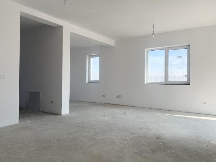 Duplex, 115mp utili, 310mp teren, 4 camere, Curent trifazic-Sacalaz - 2