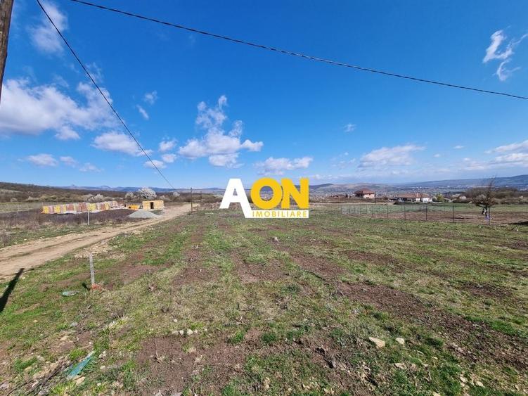 De vanzare 689mp teren intravilan, zona Podei - 1