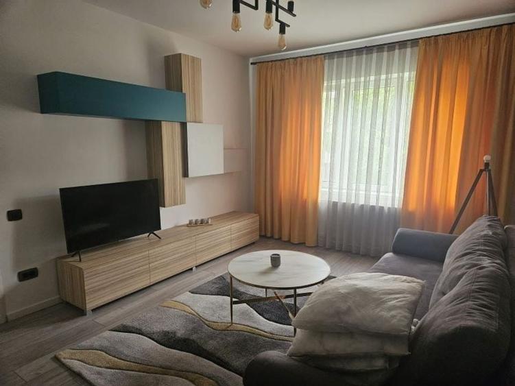 Apartament decomandat 2 camere Vitan - 1