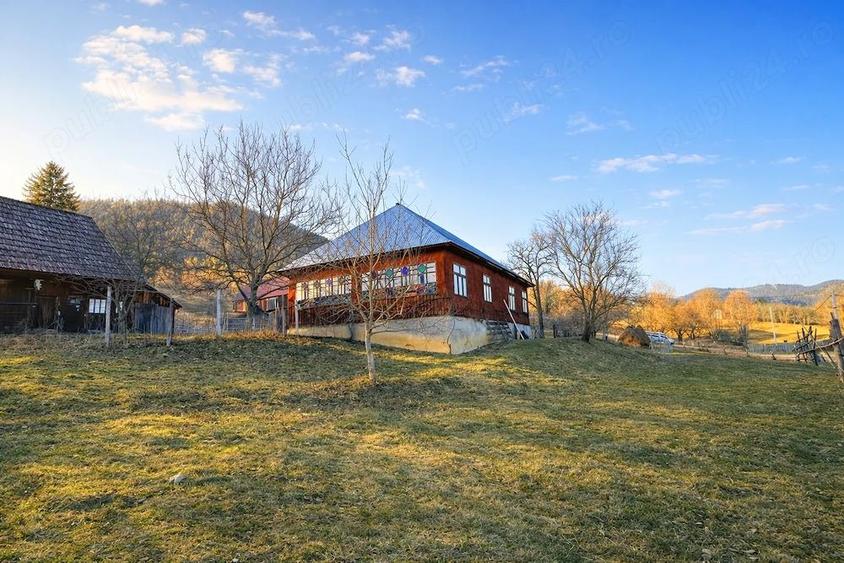 Casa ?i anexe (?ura+grajd) de vanzare + 84 ari de teren! - 3