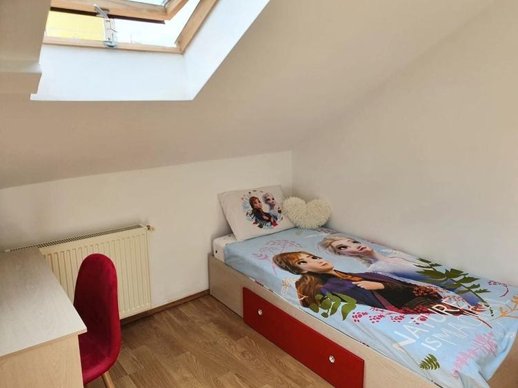 Apartament cu 3 camere decomandat în Ciritei