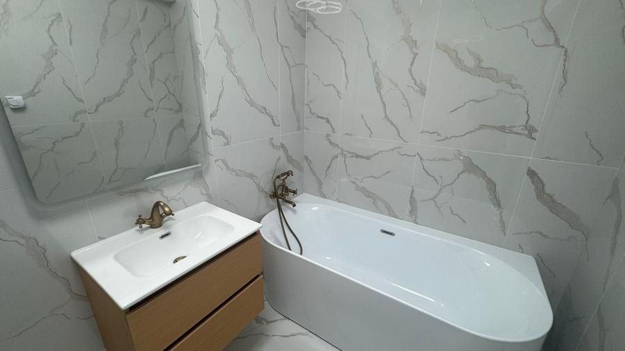 Apartament 3 camere - 2 bai - et. 1 - Lux - zona Centrala - Mall - 11