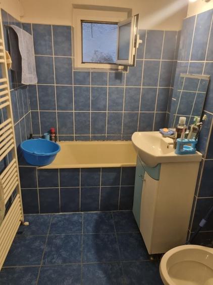 Apartament cu 3 camere decomandat în Mofleni