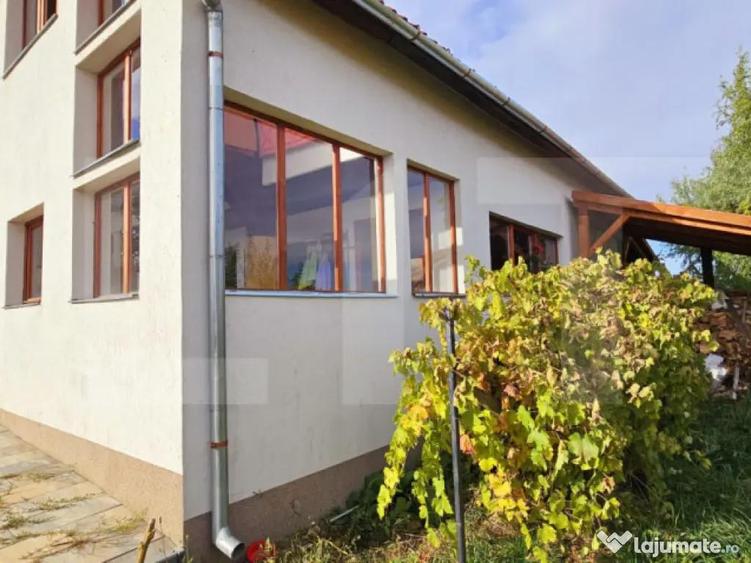 Casa de vanzare, sub padure, intr-un cadru natural deoseb - 1
