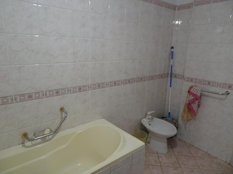 Bloc tip boutique, constr. 2000, parcare subterana si 2 intrari - 23