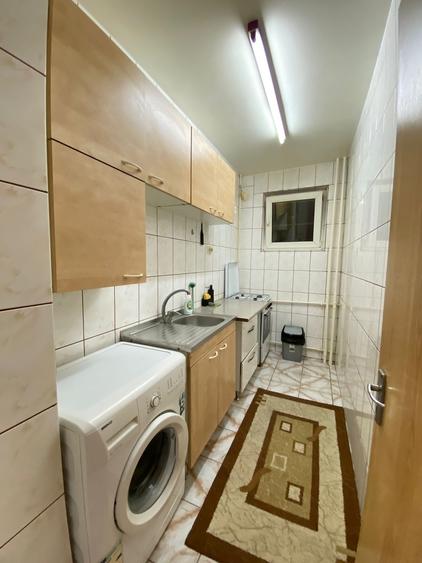 1 Decembrie - Metrou - 2