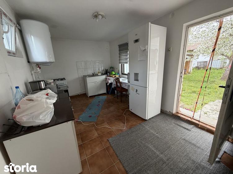 Casa Stalpeni, la asfalt, cu gaze, garaj, anexa, 3 camere, mobilata - 1