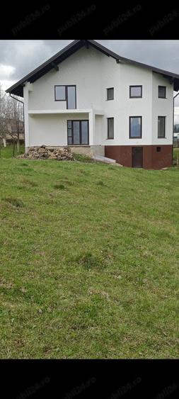 Casă cu 6 camere cu Teren 2000 Mp în Mănăstirea Humorului