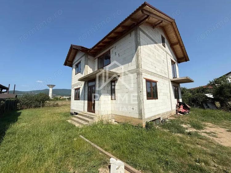 CASA LA ROSU DE VANZARE (ZONA AMPOI 3) 290 MP UTILI - 500 MP TEREN. - 1