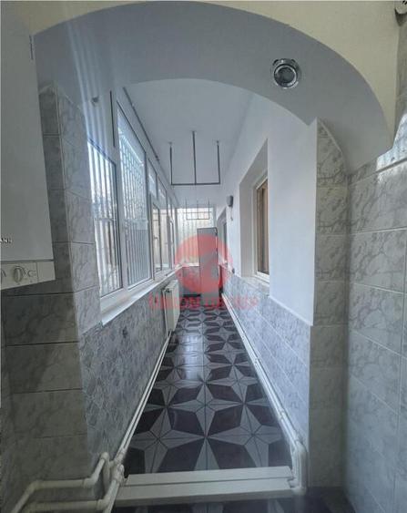 Apartament 2 camere, parter, stradal, ideal pentru spatiu co - 1