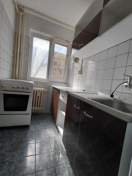 Apartament cu 2 camere semidecomandat 300 - 6