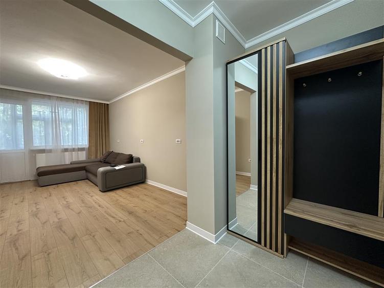 Apartament cu 2 camere semidecomandat în Podgoria