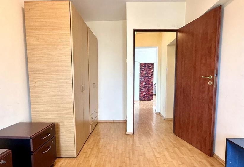 Apartament cu 3 camere decomandat, mobilat în Titulescu