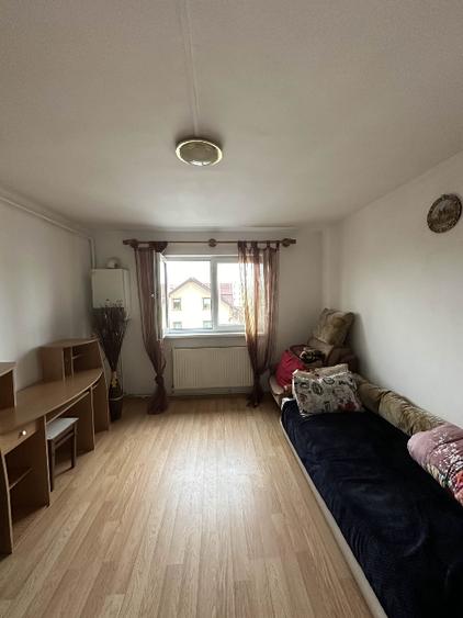 Ofer spre inchiriere camera 24mp cu centrala proprie si baie proprie - 1