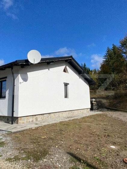 Casa de vanzare in Colibi?a, aproape de lac - 5