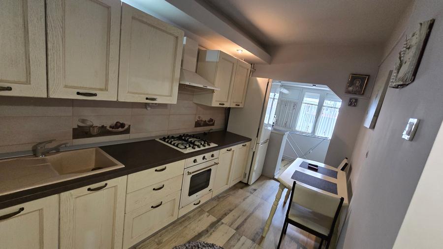 3 camere de vanzare  , etajul 1, ultracentral, Focsani - 2