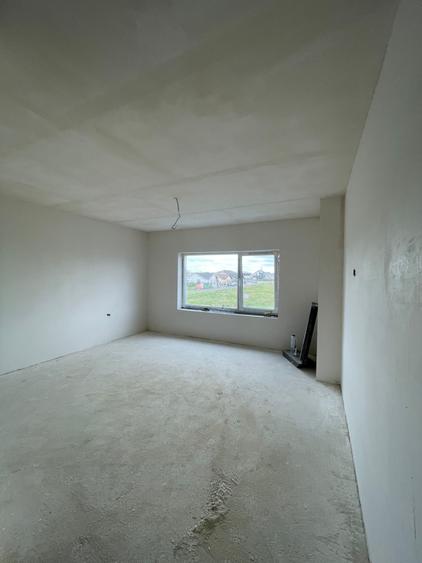 Duplex cu 4 camere cu Canalizare în Moșnița Nouă