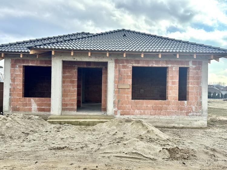 Casa Noua pe un nivel I la rosu I 4 camere I 380 mp Teren I UTILITATI I - 1