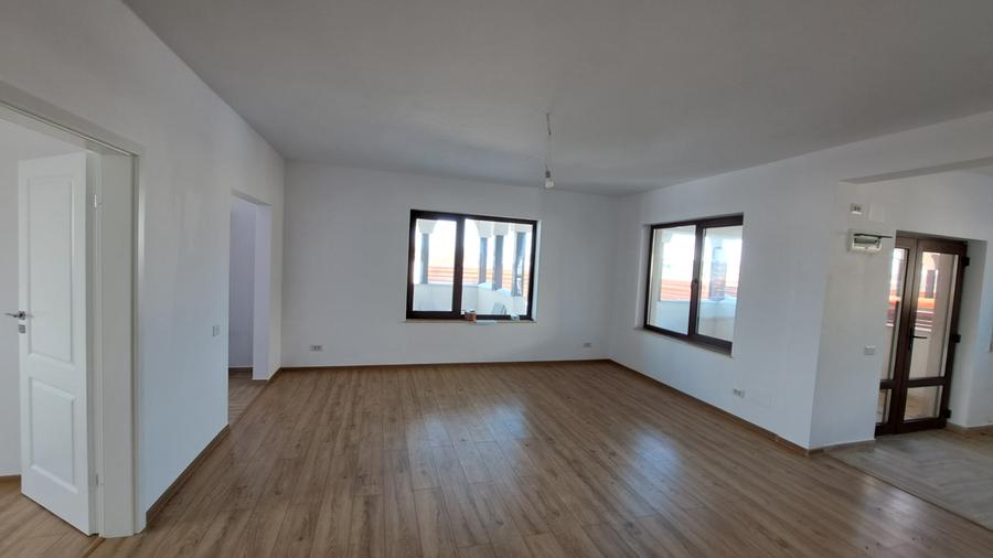 CASA 4 CAMERE CU SUPRAFATA GENEROASA IN  STIL NEOROMANESC - 16