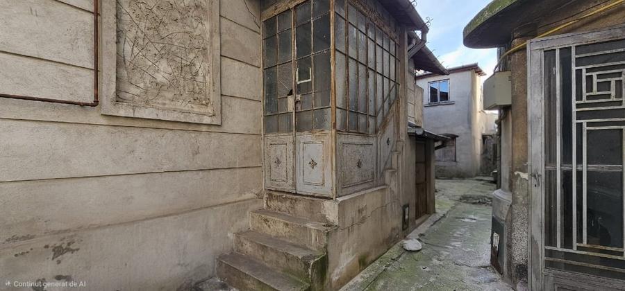 Investiție imobiliară – Teren 305 mp + 2 clădiri – aproape de Piața Unirii - 1