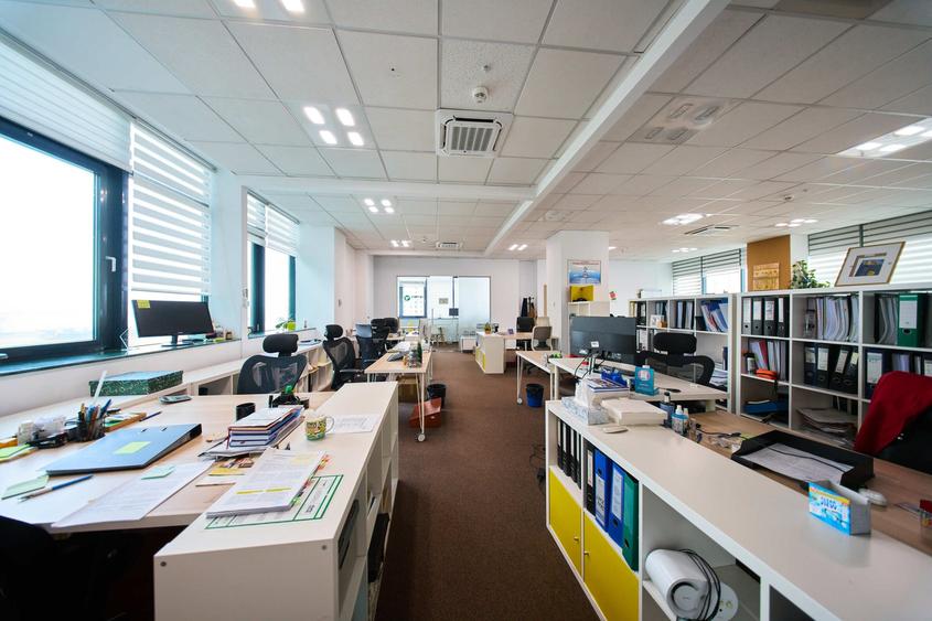 Birouri cu depozit de închiriat - 28