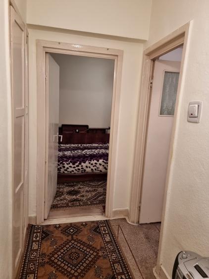 Apartament doua camere, decomandat, etaj patru, structura buna, simplu, central - 13