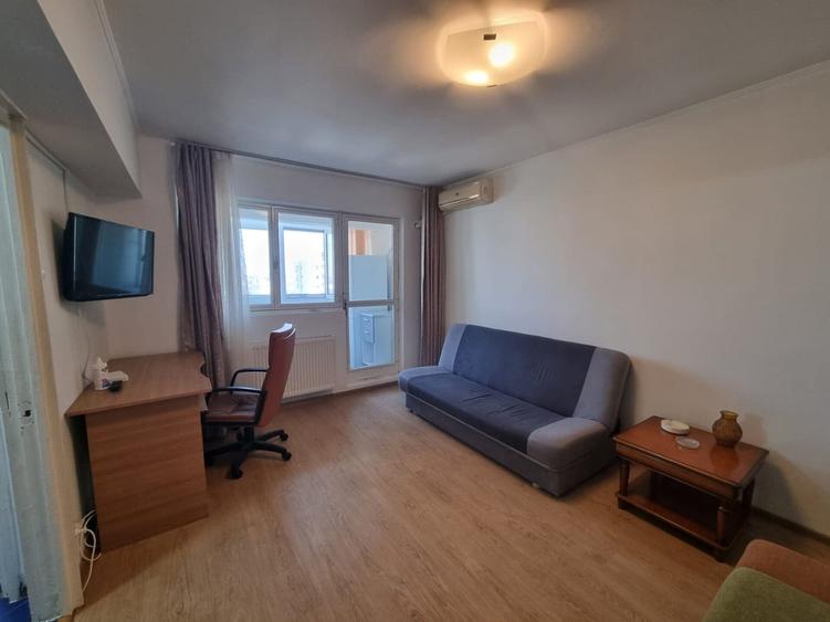 Mega Mall Piata Delfinului inchiriere garsoniera - 1