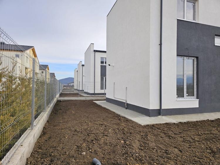 Casa individuala cu patru camere, Primaverii, Sanpetru - 13