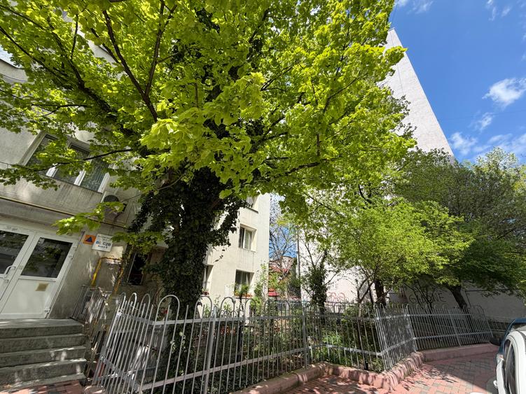 Titan 3 Camere Eraj 2  Bloc 1977 Reabilitat Decomandat Centrala 12 Min Metrou - 12