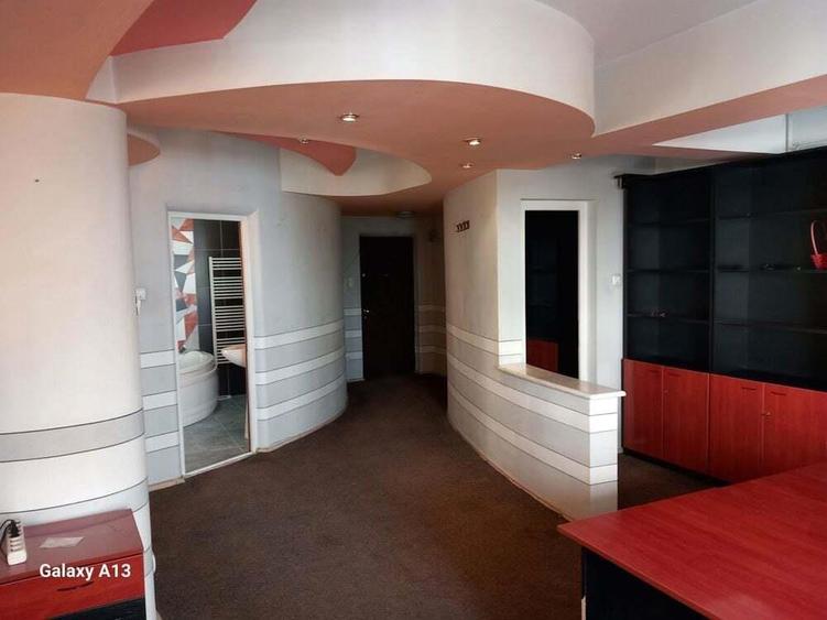 Ag BRASADAS inchiriaza apt ULTRACENTRAL 82mp la etajul 1. - 1