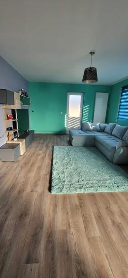 Casă individuală cu 5 camere cu Canalizare în Carani