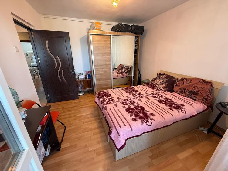 Apartament cu 3 camere decomandat, mobilat în Drumul Taberei