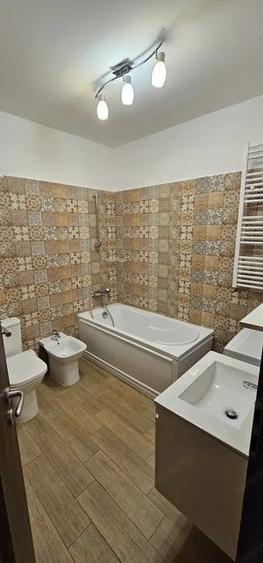 Apartament cu 2 camere semidecomandat în Complex Studențesc