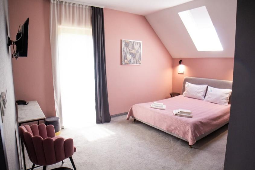 Hotel/Pensiune, de 20 mp, în Ocna de Jos