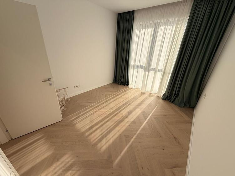 Apartament cu 3 camere decomandat, mobilat în Iancu Nicolae