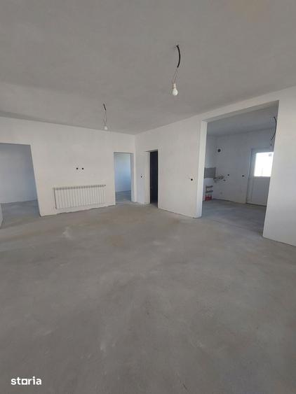 Casă cu 4 camere cu Teren 500 Mp în Central