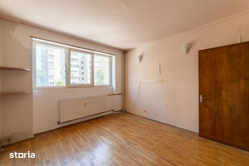 Apartament cu 3 camere decomandat, mobilat în Tei