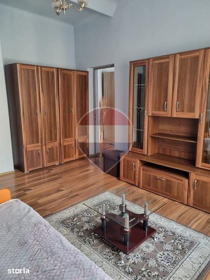 Apartament cu 2 camere semidecomandat în Centrul Istoric