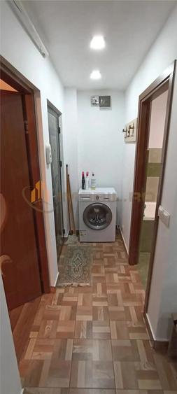 Garsonieră decomandată în Podul de Fier