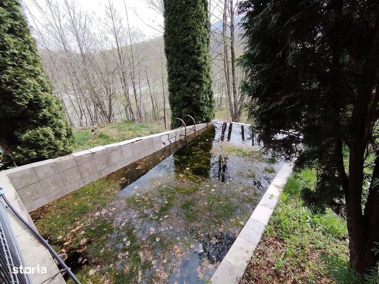 Casă cu 4 camere în Central