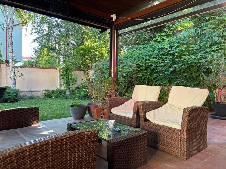 Casă individuală cu 6 camere cu Canalizare în Pipera