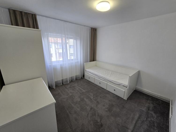 Apartament cu 2 camere decomandat în Lenin